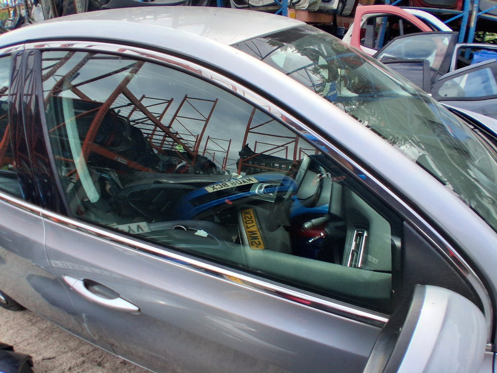 2014 PEUGEOT 308 MK2 OSF DRIVER SIDE FRONT MAIN WINDOW GLASS