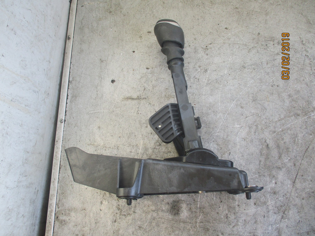 RENAULT KADJAR 2016 GEAR STICK & KNOB 6 SPEED 341042886R