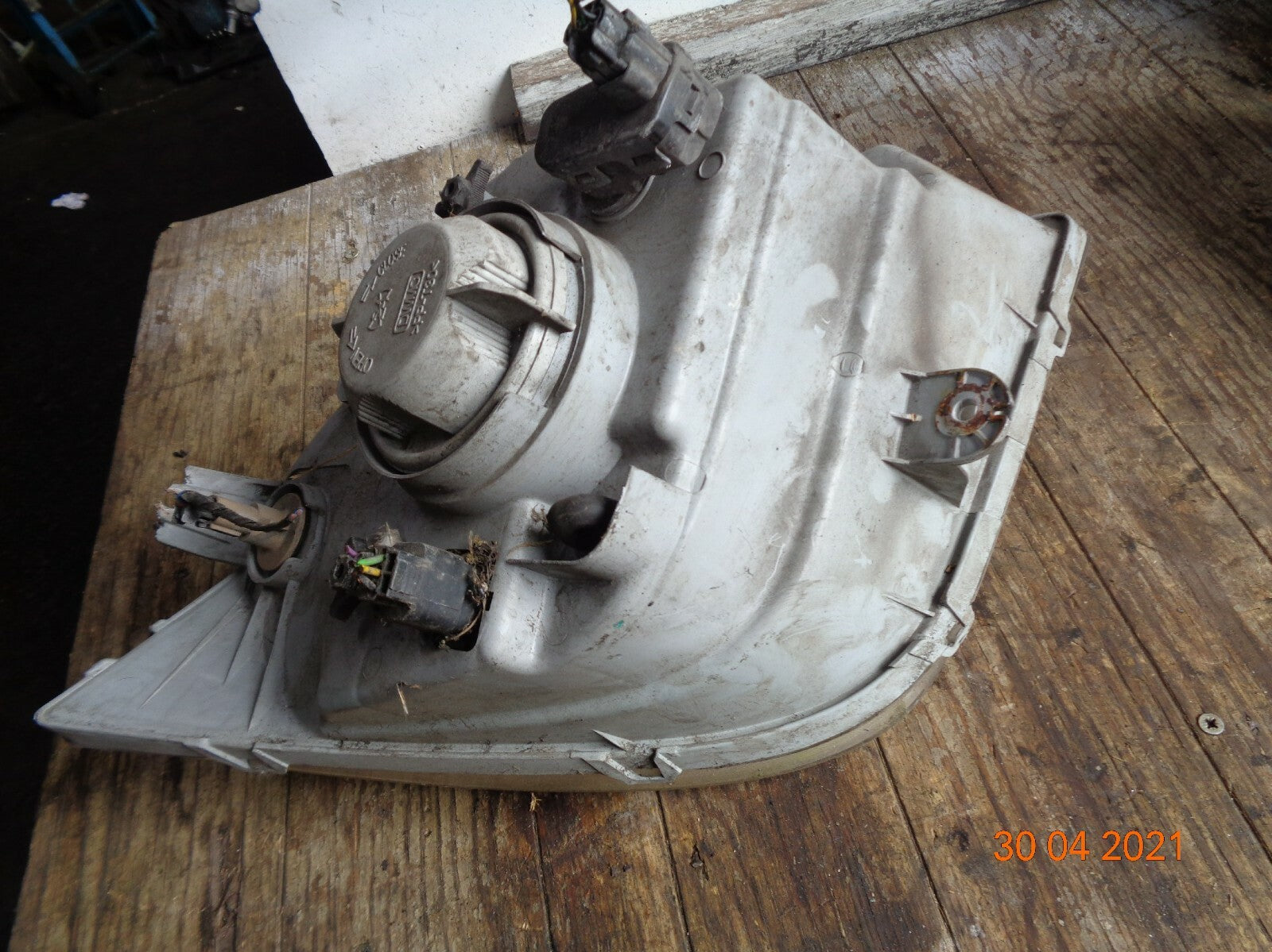 LDV MAXUS 2006 NS PASSENGER SIDE FRONT LIGHT HEADLIGHT LAMP