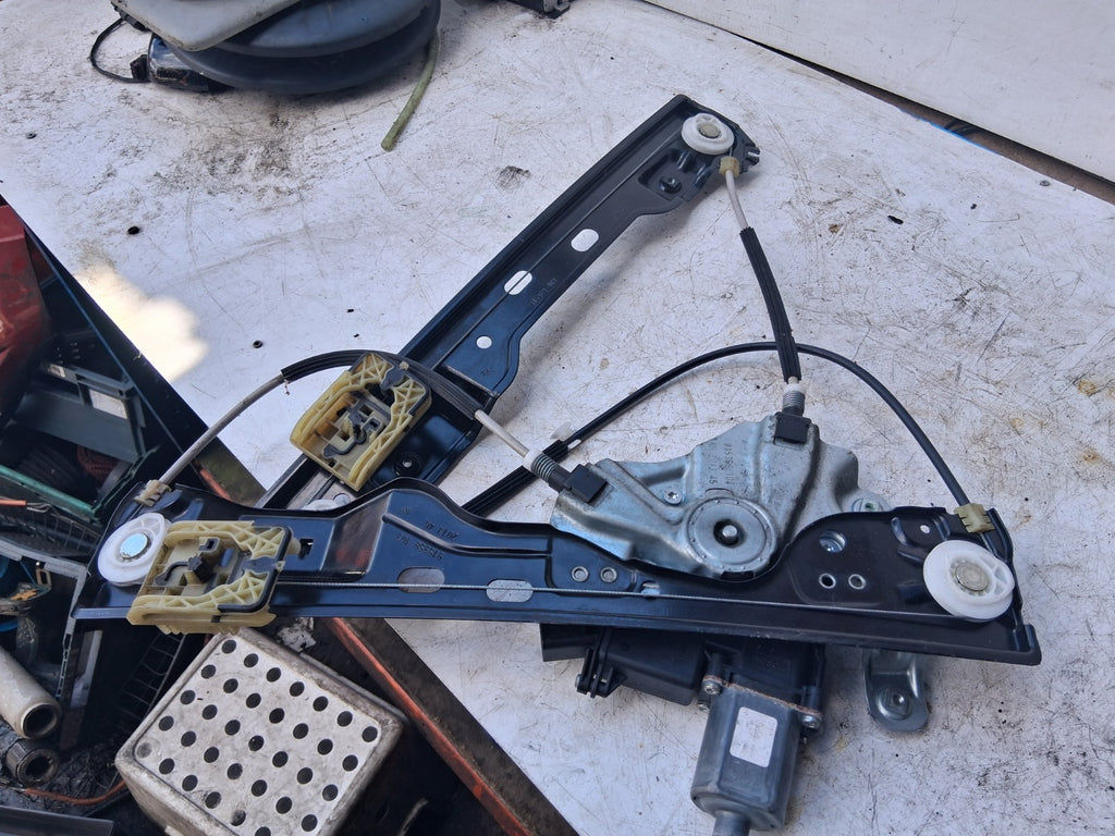 2018 ZAFIRA C OSF DRIVER SIDE FRONT RIGHT WINDOW MOTOR REGULATOR 915368104