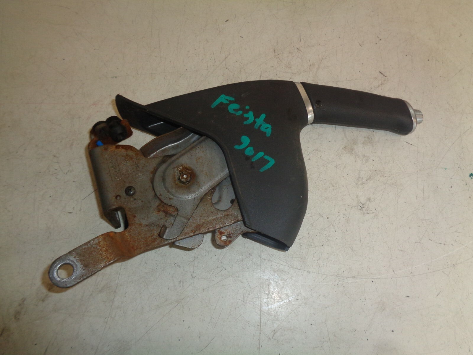 FORD FIESTA MK7 2017 MANUAL HAND BRAKE LEVER HANDLE CHROME BUTTON C1B12780DD
