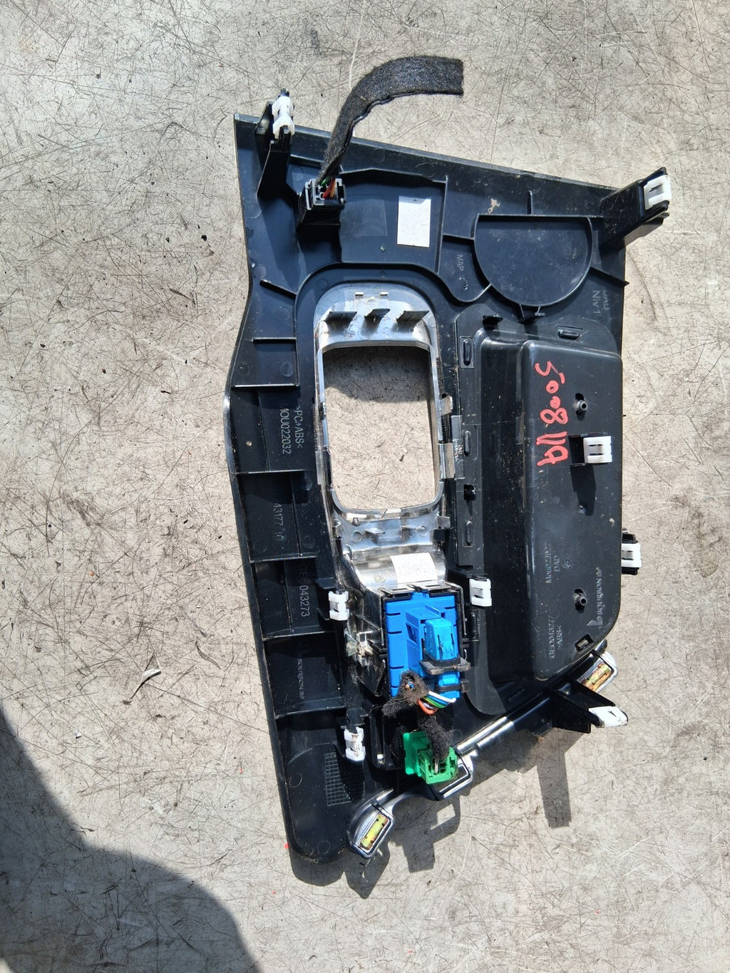 2019 PEUGEOT 5008 MK2 GEAR SELECTOR TRIM WITH PARKING BUTTON SWITCH 9810343177