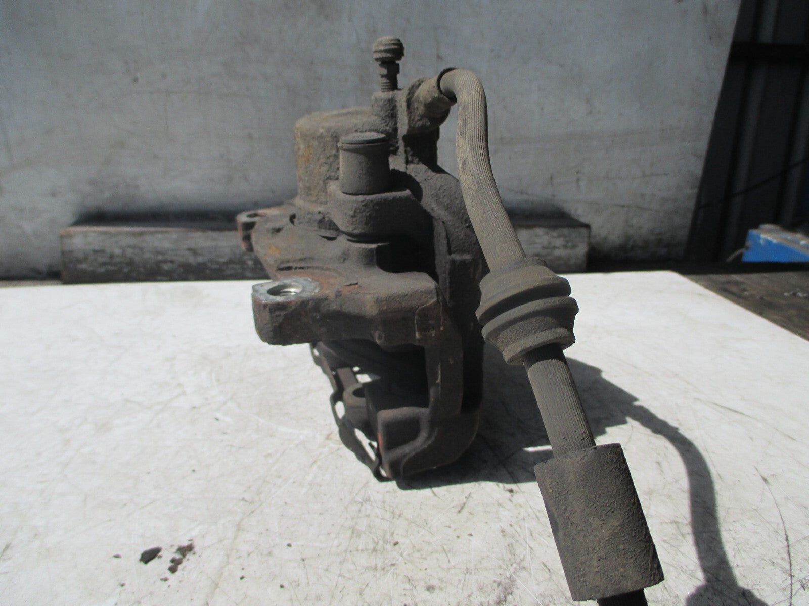 FORD MONDEO 1.8 2010 OSF DRIVER SIDE COMPLETE BRAKE CALIPER