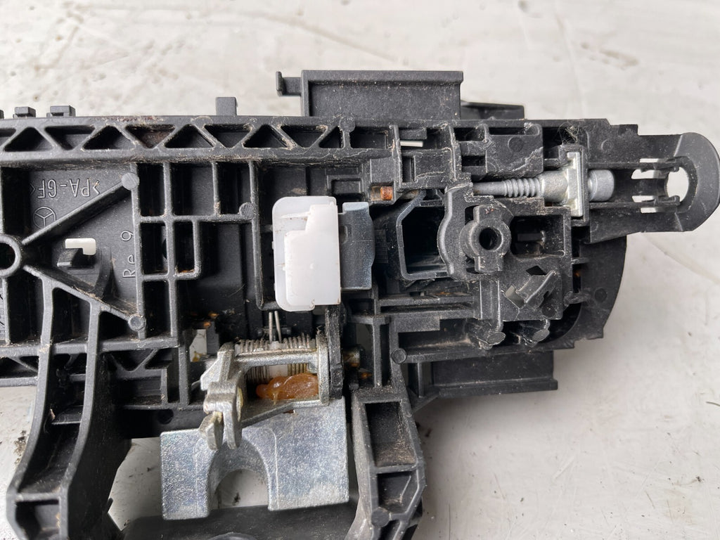MERCEDES BENZ W176 OSR DRIVER SIDE REAR DOOR HANDLE A2047601634