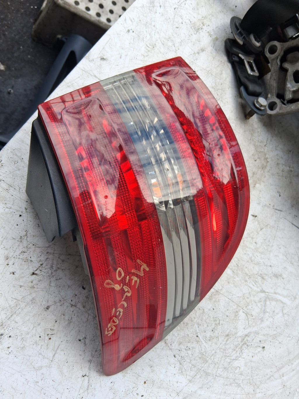 2008 MERCEDES B CLASS W245 NSR PASSENGER SIDE REAR OUTER TAIL LIGHT A1698202564