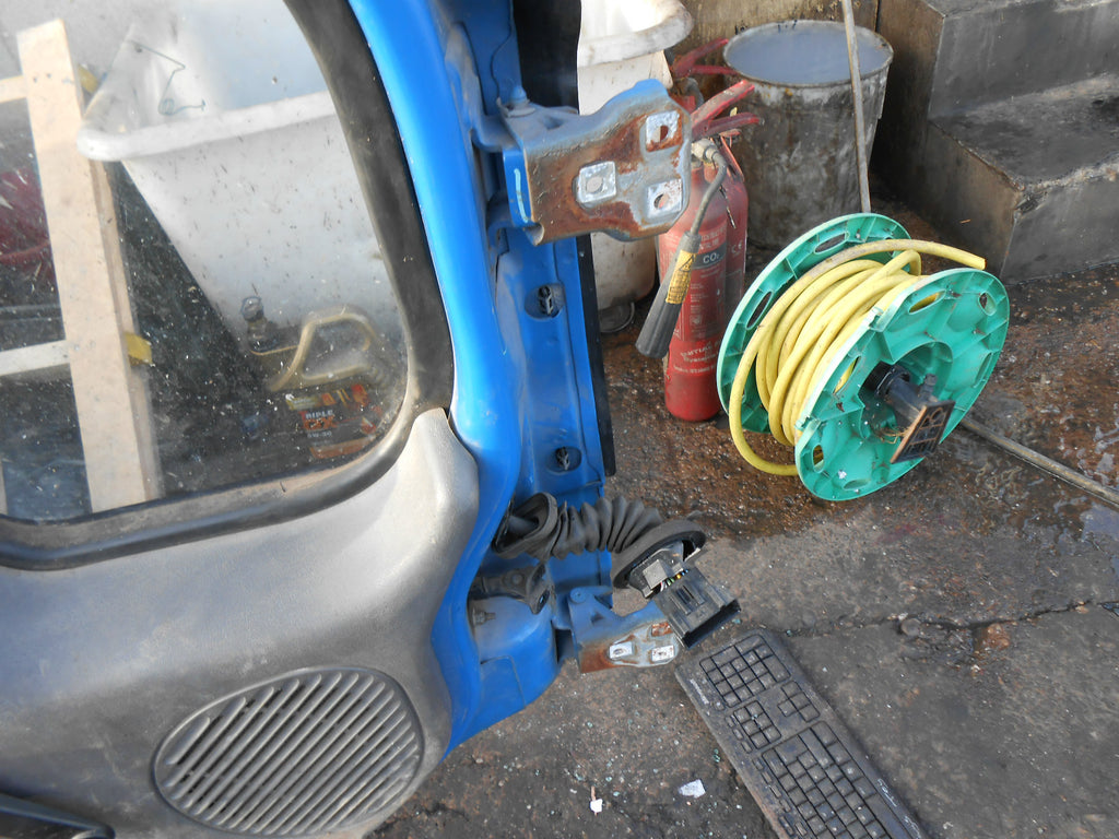 FORD TRANSIT MK6 2000 - 2006 NSF COMPLETE PASSENGER FRONT DOOR & GLASS BLUE