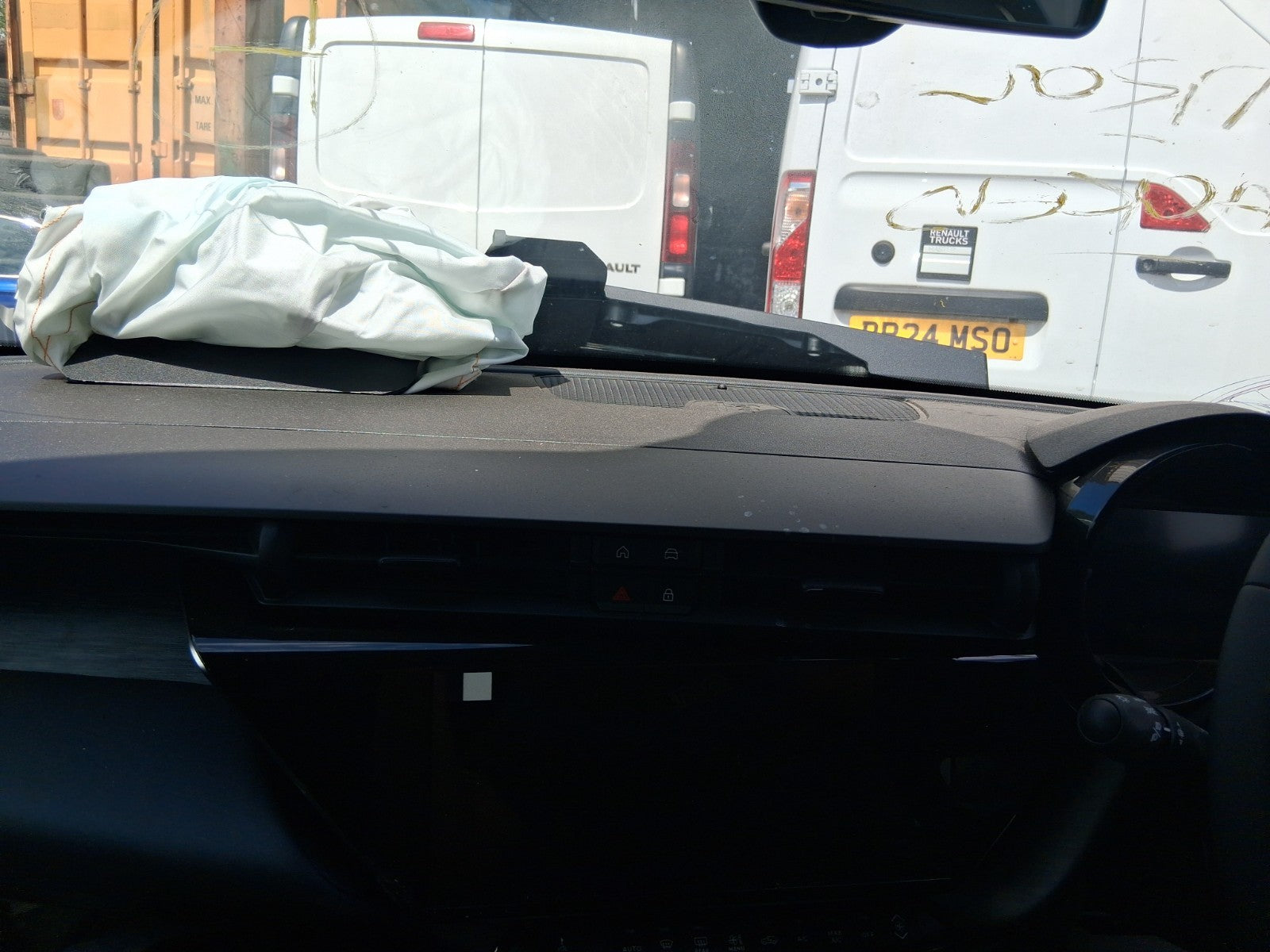 2025 ALFA ROMEO JUNIOR FRONT DASHBOARD HAZARD SWITCH