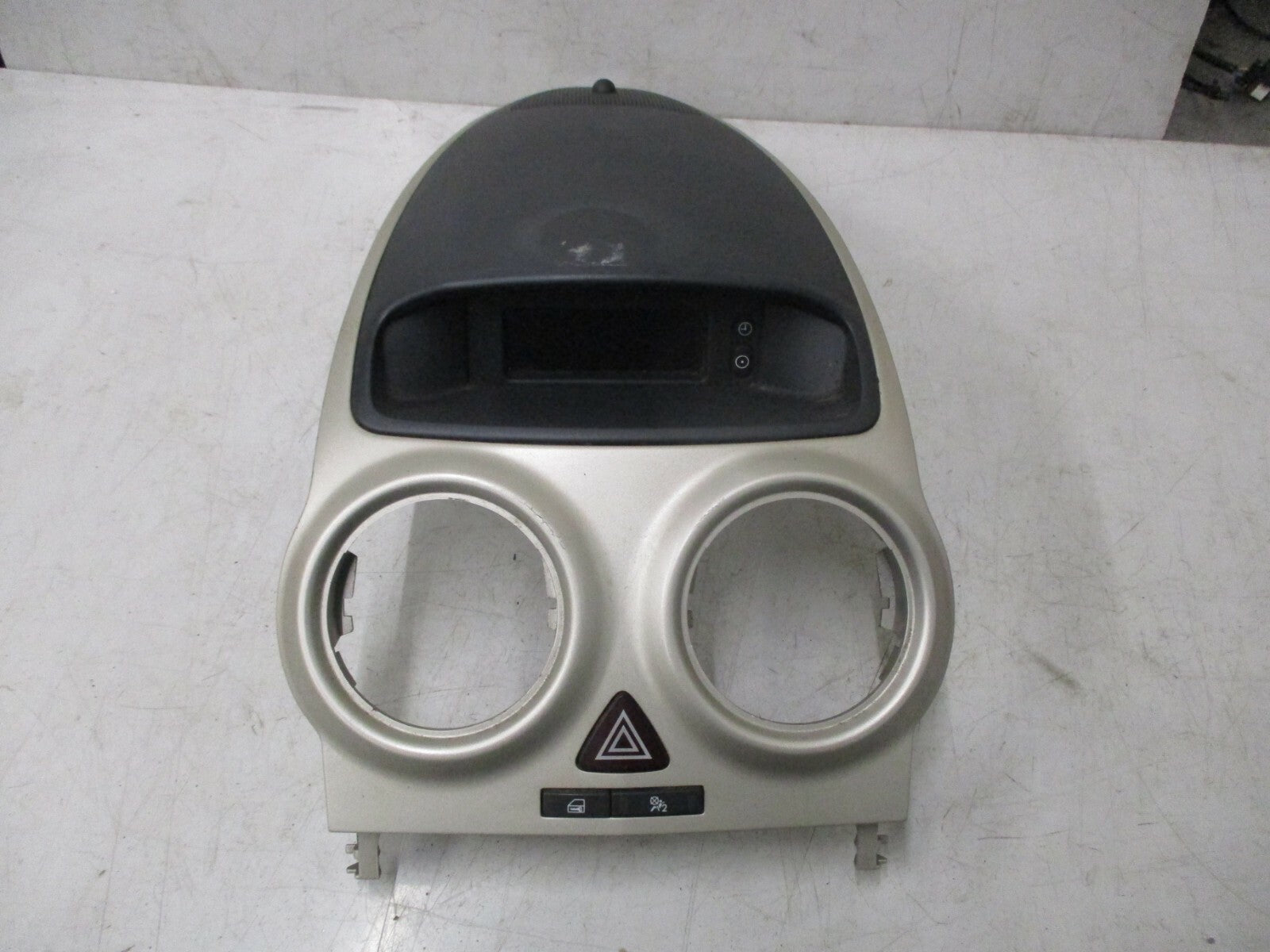 VAUXHALL CORSA D MK3 2007 RADIO DISPLAY SCREEN VENT SURROUND GOLD 13209460
