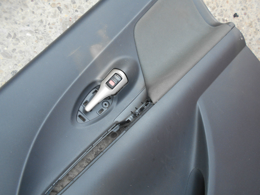 TOYOTA URBAN CRUISER MK2 2011 OSF DRIVER SIDE FRONT DOOR CARD & INTERIOR HANDLE