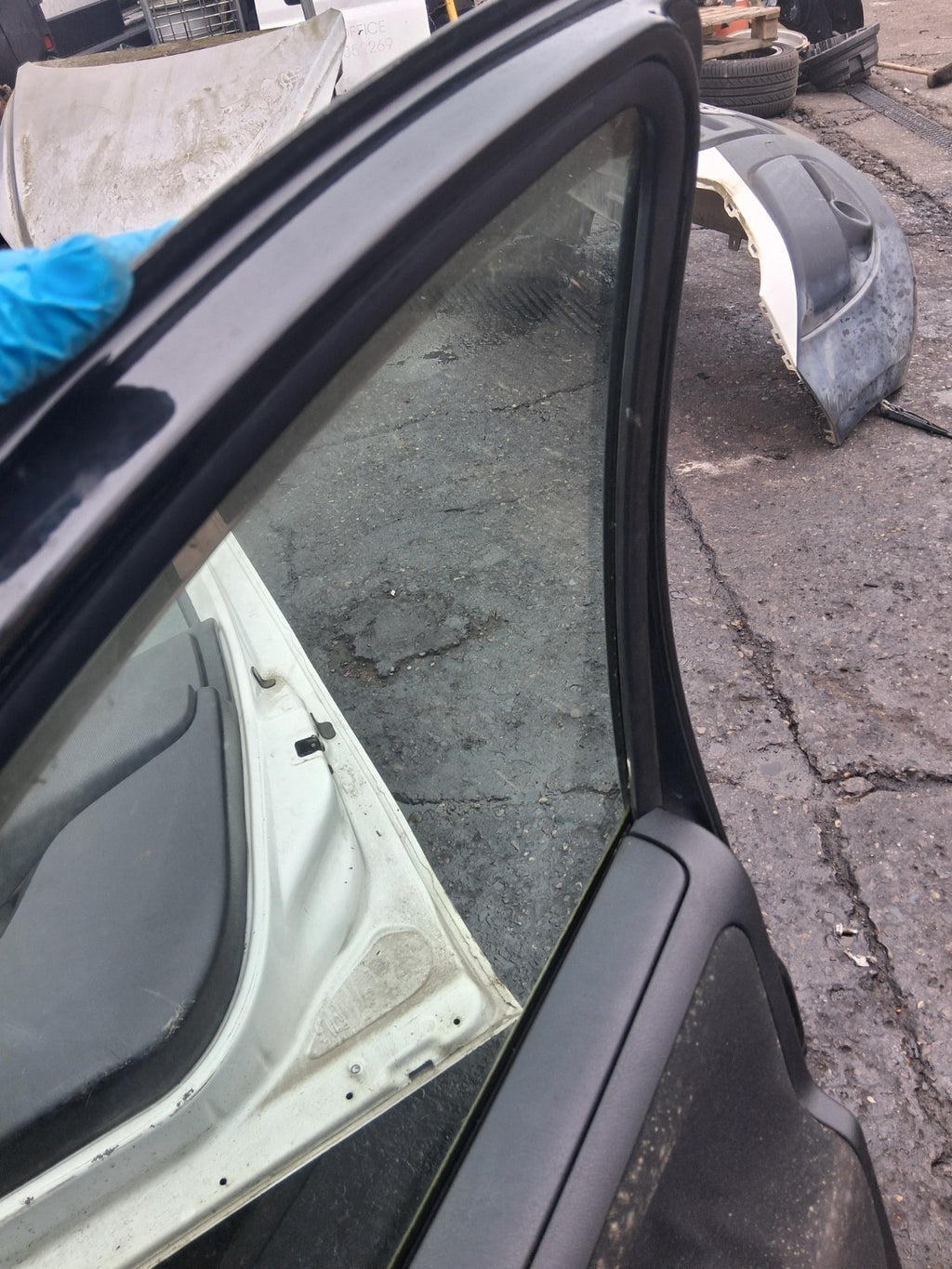 2012 PEUGEOT 207 OSF DRIVER SIDE FRONT RIGHT COMPLETE DOOR WITH WING MIRROR
