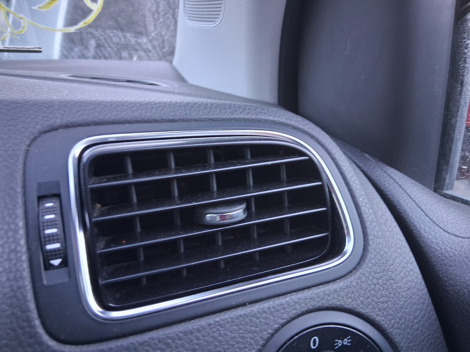 2017 VW VOLKSWAGEN POLO MK5 OS DASHBOARD AIR VENT RIGHT DRIVER SIDE