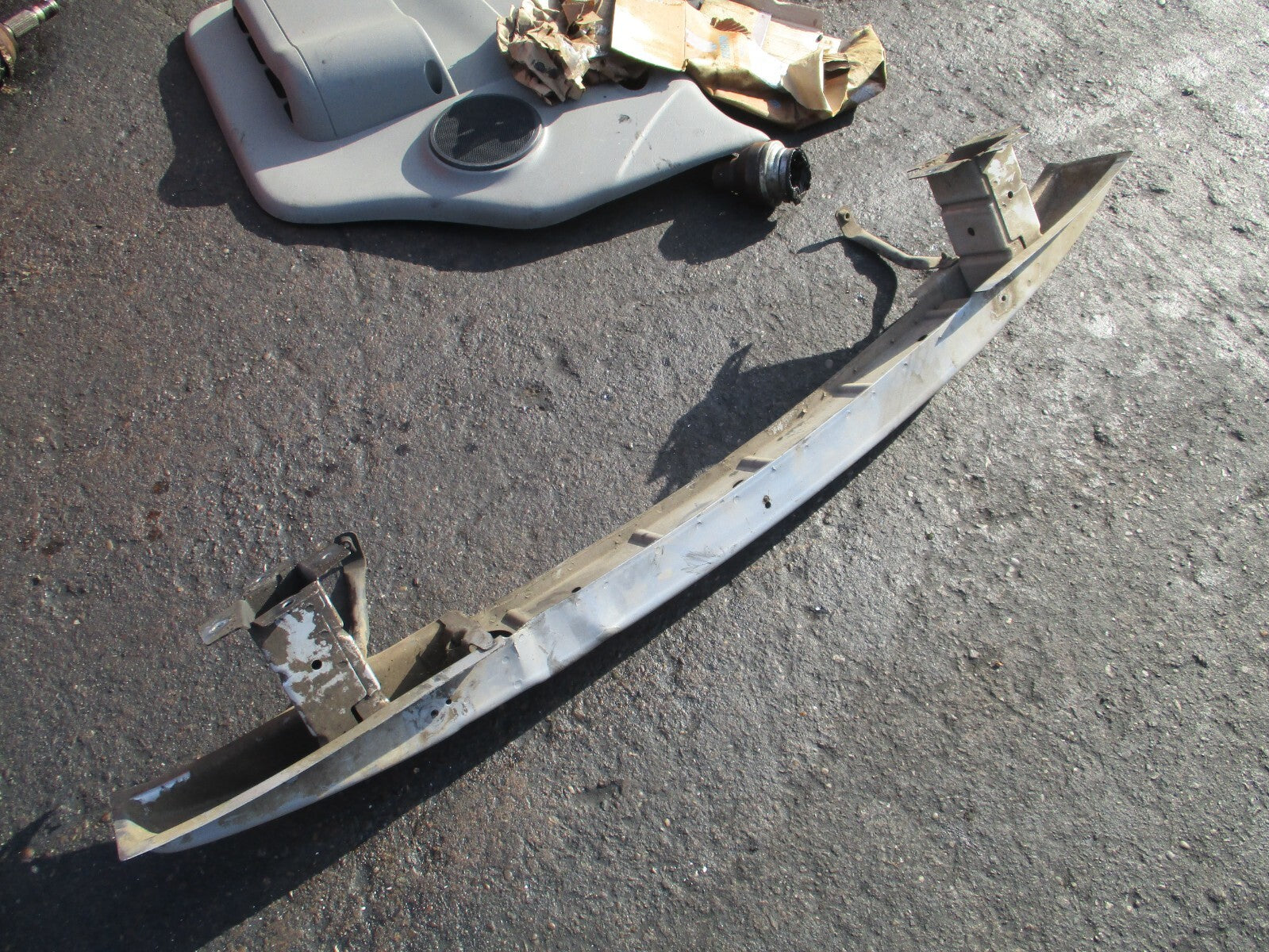 2014 VAUXHALL VIVARO MK1 FRONT BUMPER CRASH IMPACT REINFORCEMENT BAR