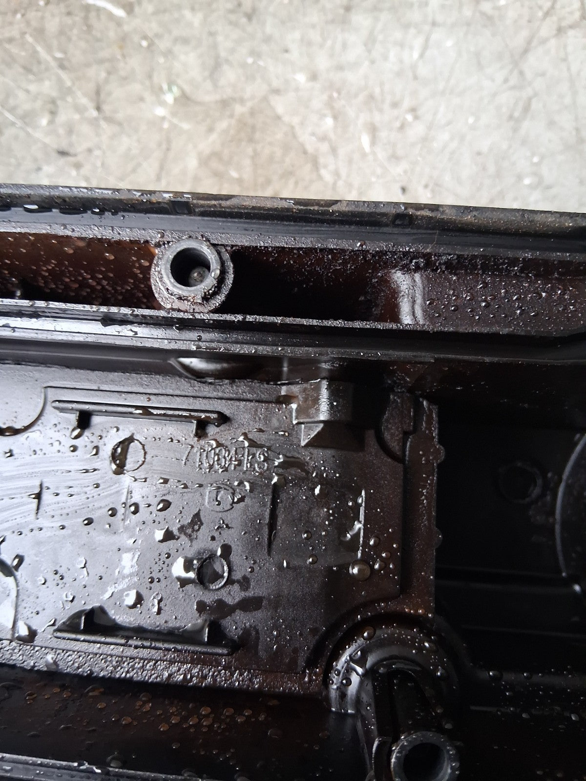 2017 VAUXHALL CORSA E  ROCKER COVER 25198874