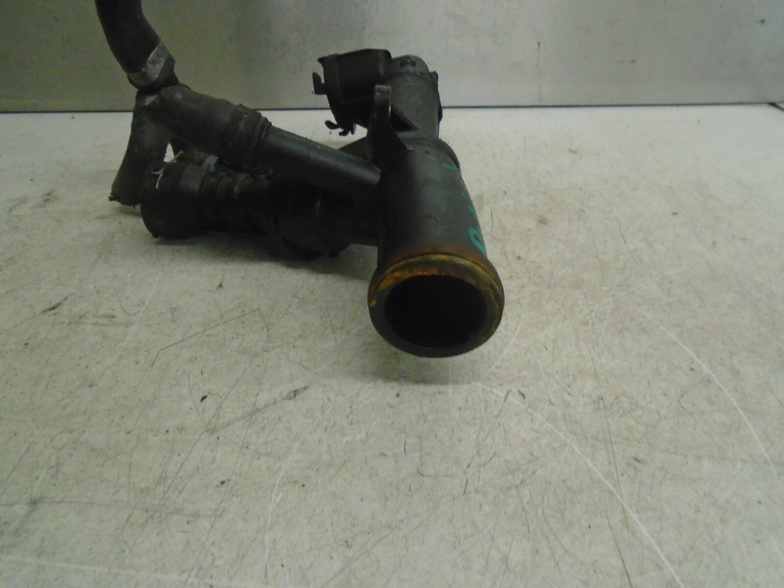 VOLKSWAGEN PASSAT 2017 B8 THERMOSTAT COUPLING COOLANT PIPE 04L121071