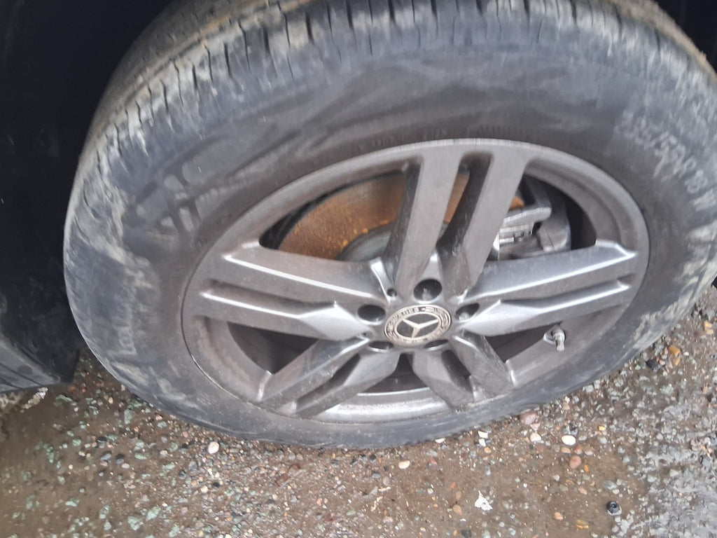 2025 MERCEDES BENZ GLA 180 H247 18 INCH ALLOY WHEEL WITH TYRE 235/55R18
