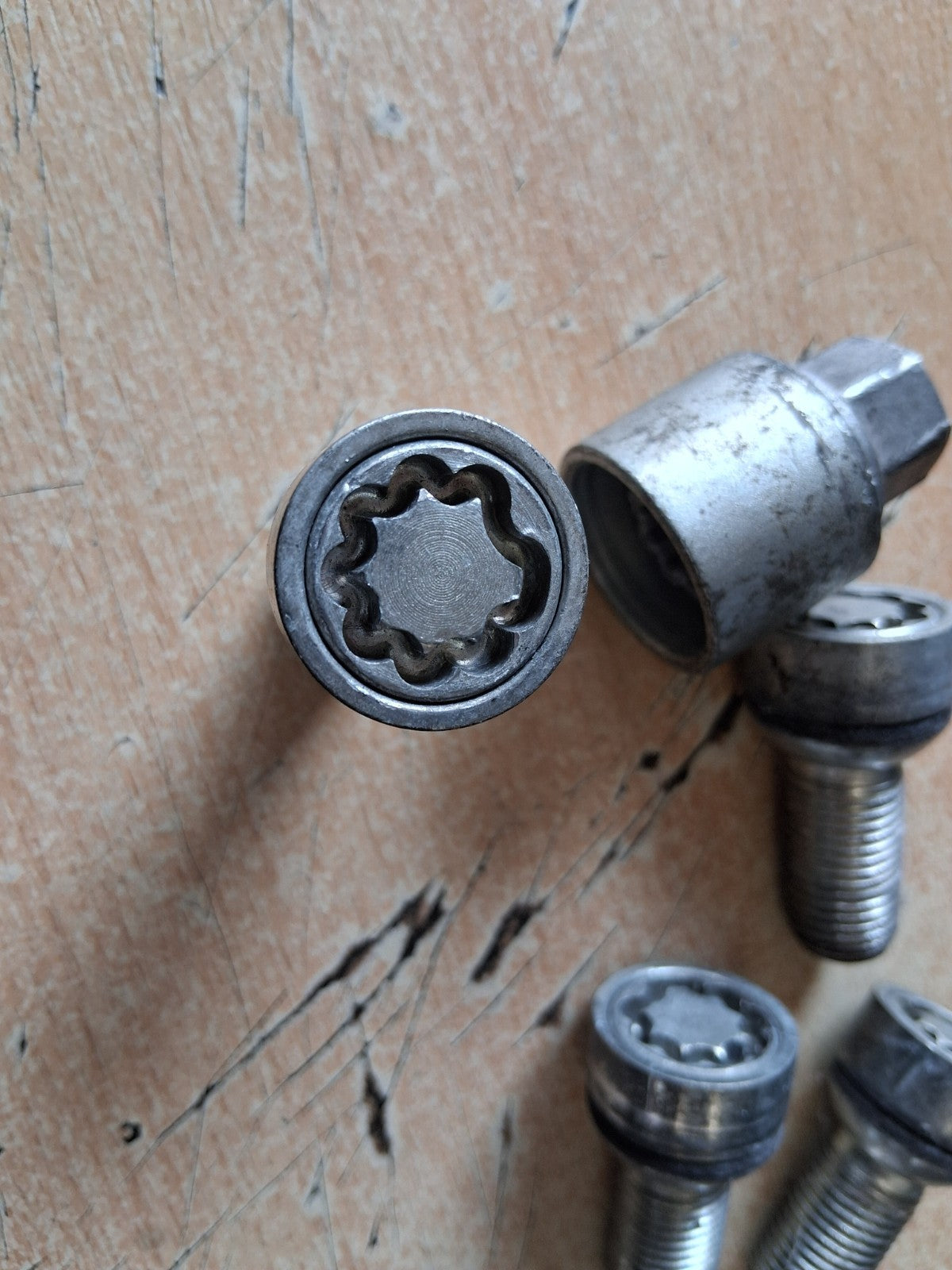 2022 AUDI Q2 S LINE MK1 4 LOCKING WHEEL NUTS WITH KEY