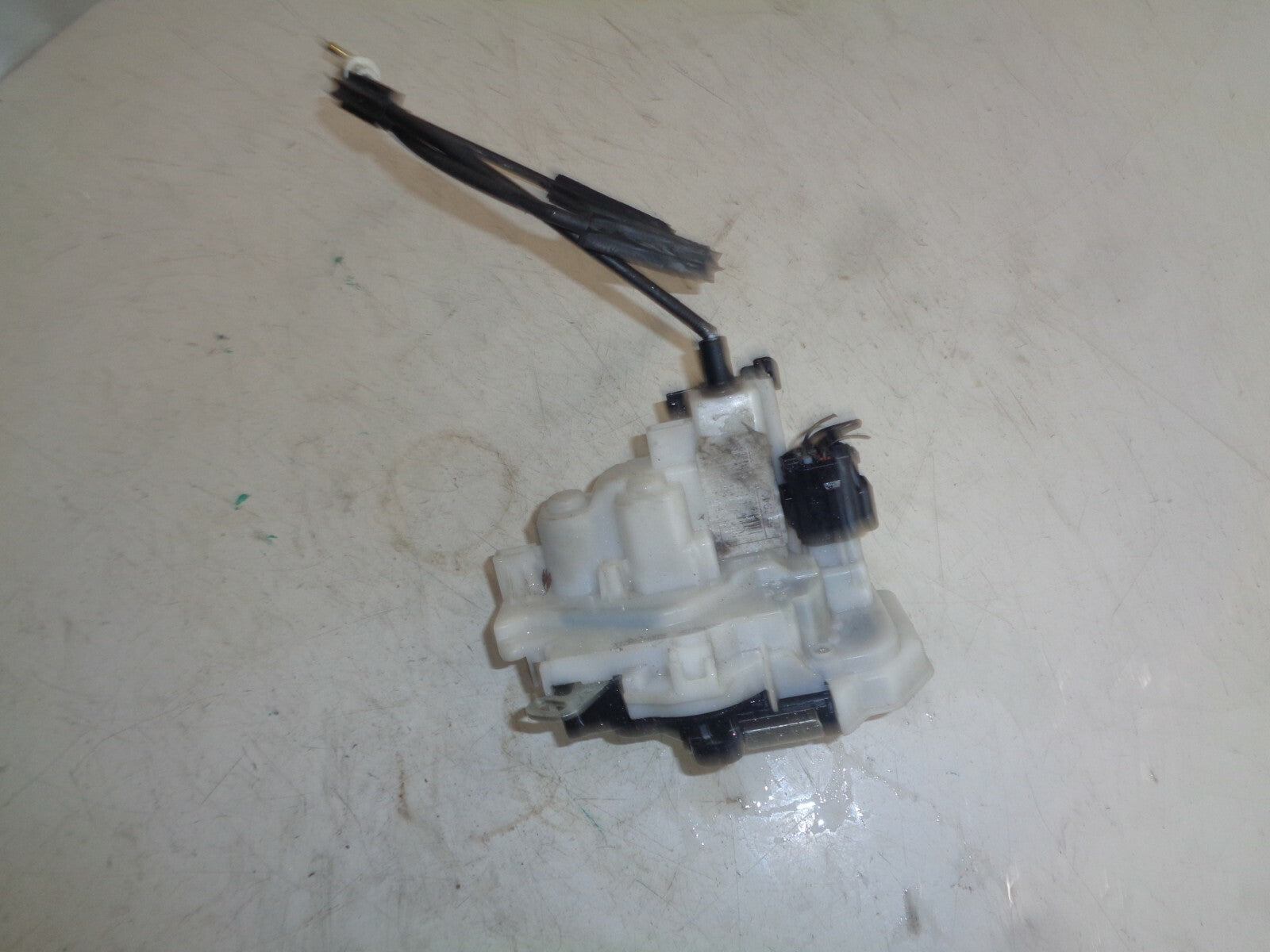 FORD KA MK2 2012 NS PASSENGER SIDE DOOR LOCK MECHANISM 51794373
