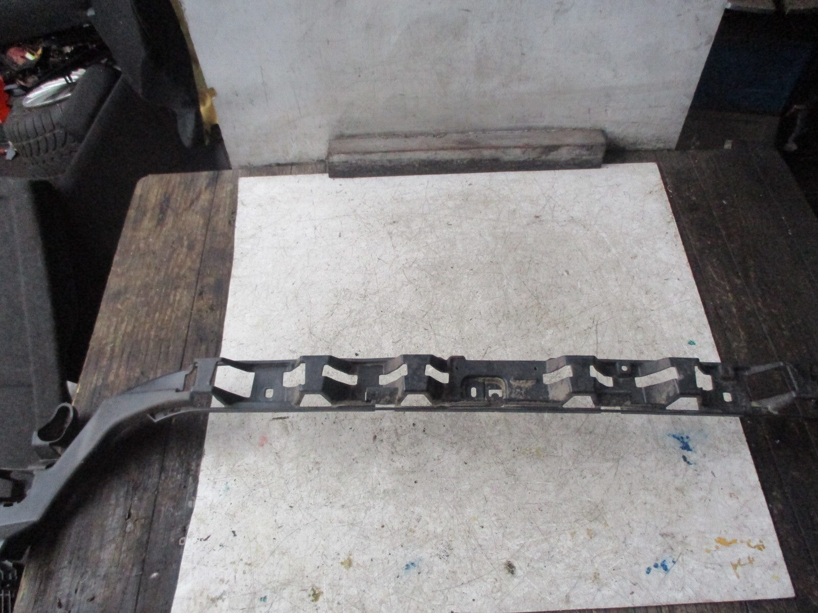 JAGUAR XE 2017 REAR BUMPER CENTRE BRACKET GX7317E855AD
