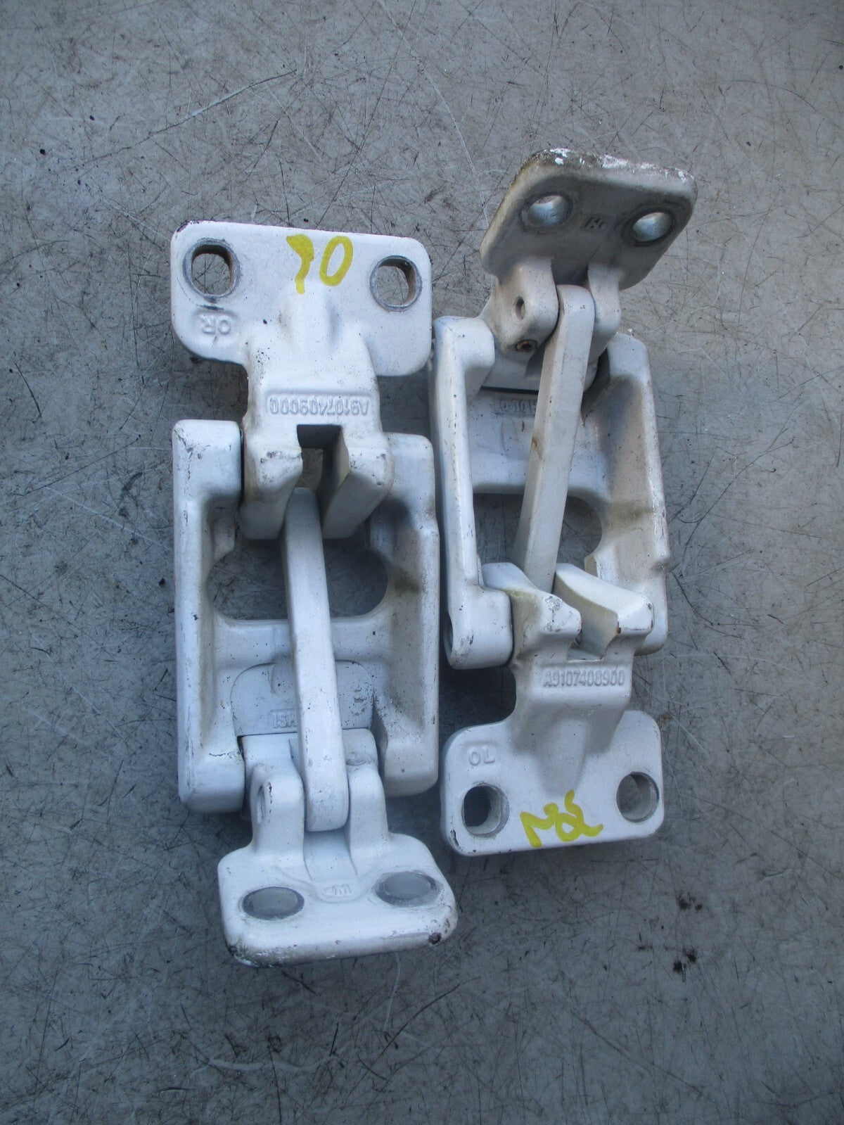 2022 MERCEDES W907 SPRINTER NSR PASSENGER SIDE REAR DOOR BOTH HINGES A9107408900