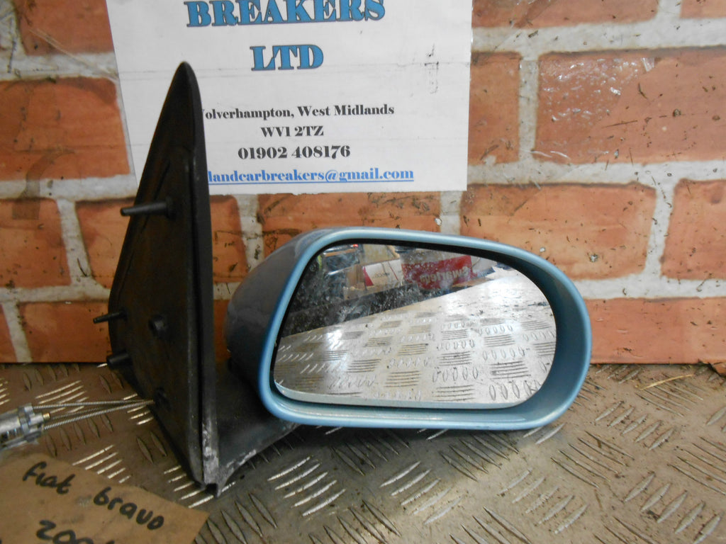 FIAT BRAVO 2001 OS DRIVER SIDE MANUAL DOOR WING MIRROR ASSEMBLY LIGHT BLUE