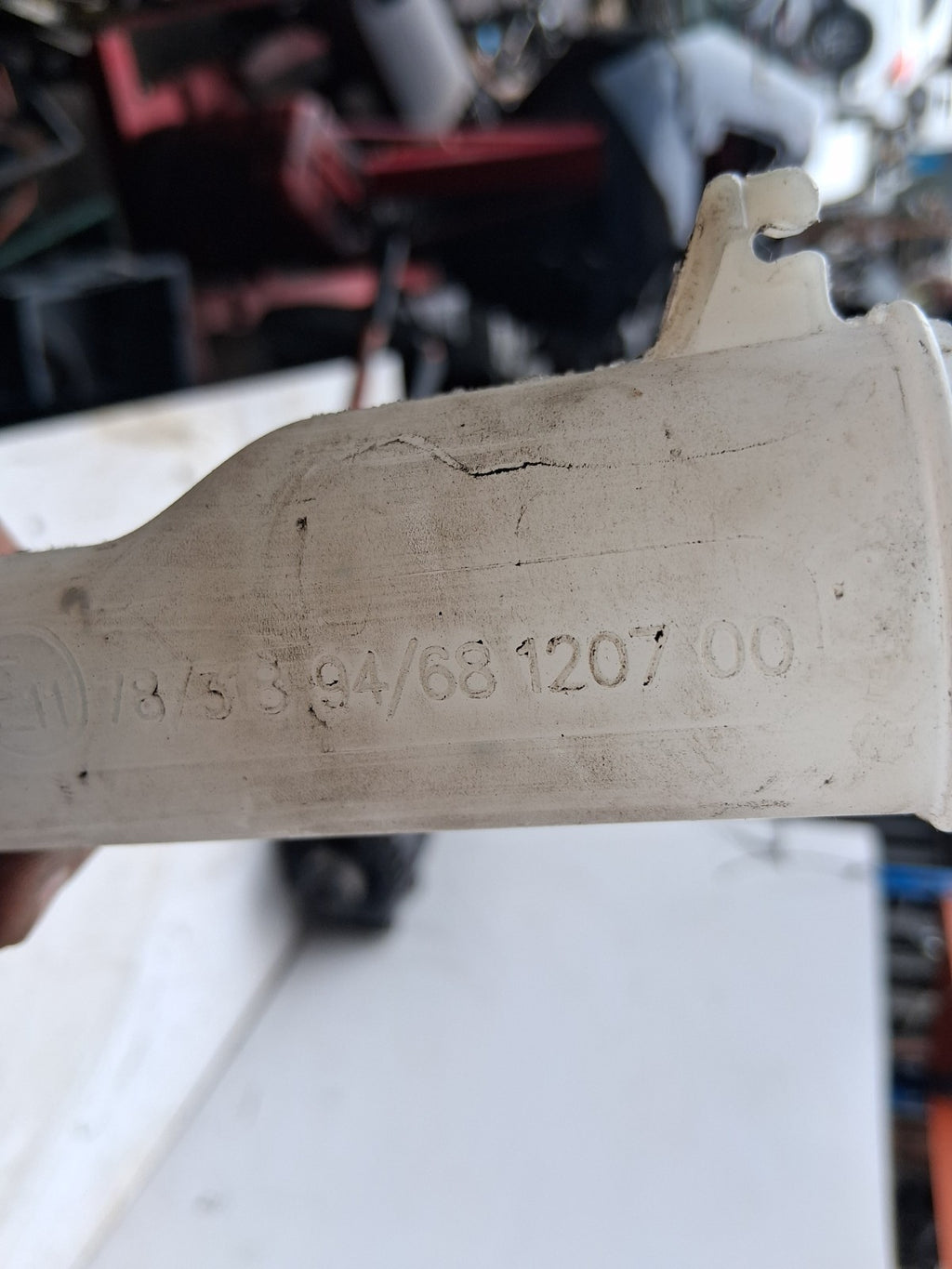 2014 FORD FIESTA MK7 FRONT WINDSCREEN WASHER BOTTLE TANK RESERVOIR