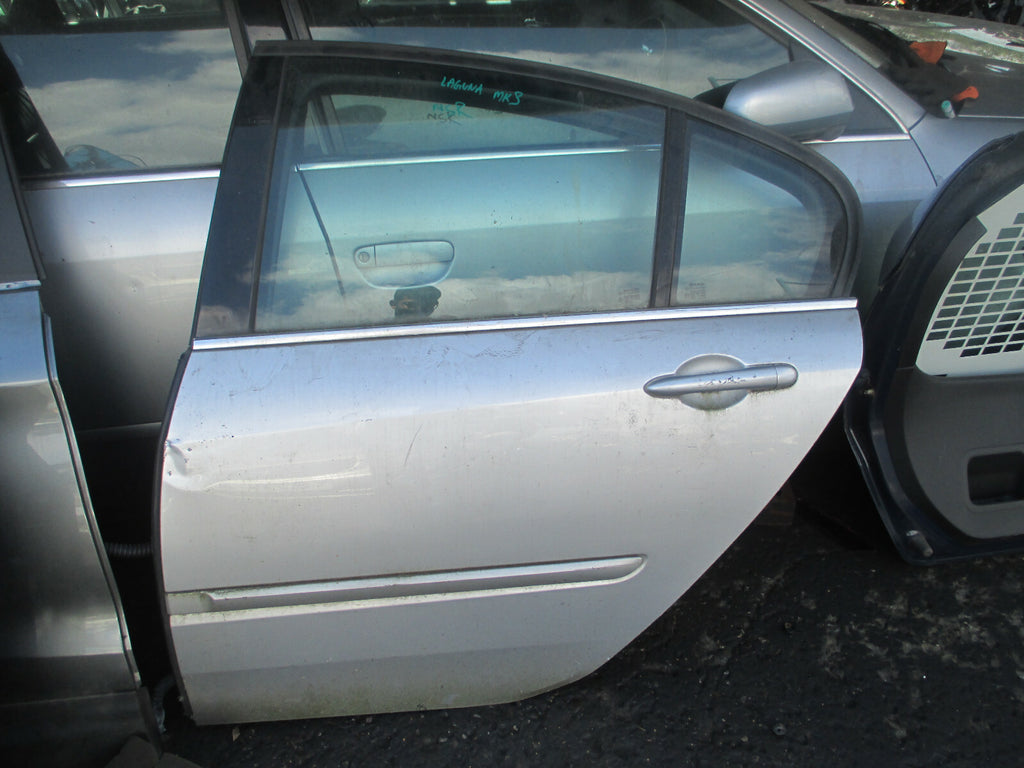 RENAULT LAGUNA MK3 2008 NSR PASSENGER SIDE REAR COMPLETE DOOR SILVER