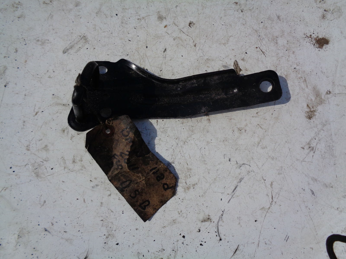 BMW 1 SERIES F20 2011 OSR DRIVER SIDE REAR BOOT SUPPORT ROD BAR MOUNT BRACKET