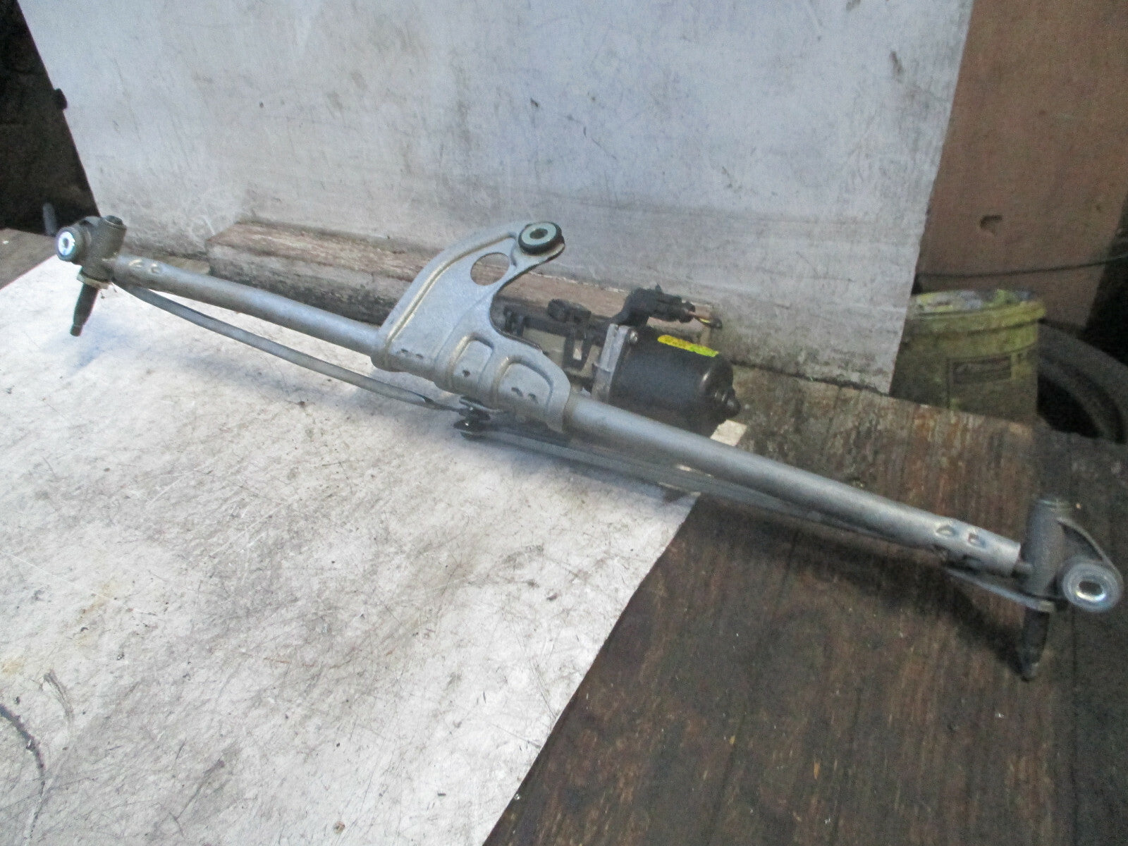 MINI COOPER D R56 2010 FRONT WINDSCREEN WIPER MOTOR LINKAGES 53555304
