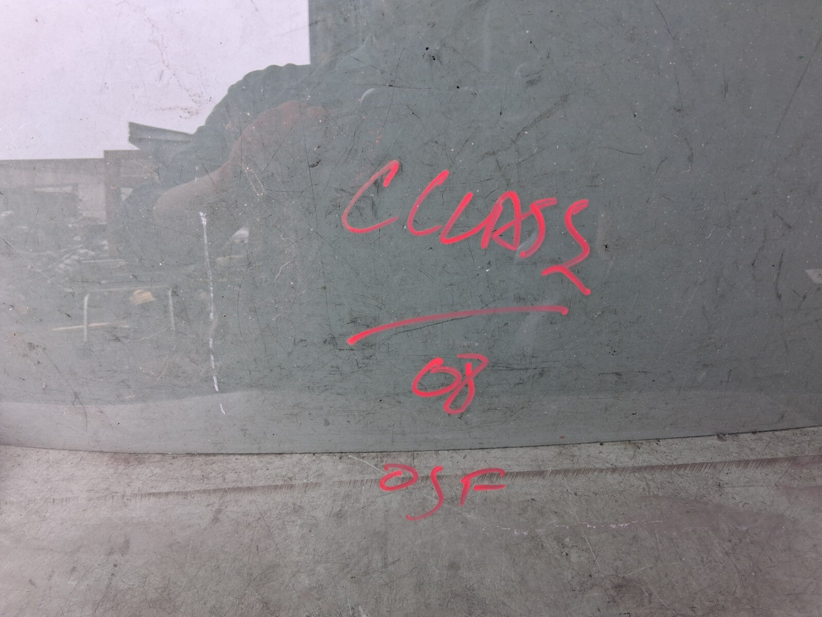 2008 MERCEDES C CLASS W204 NSF PASSENGER SIDE FRONT LEFT WINDOW GLASS