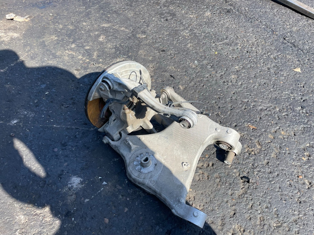 2019 JAGUAR XE 2.0 PETROL NSR PASSENGER SIDE WHEEL HUB BEARING CORNER ARMS