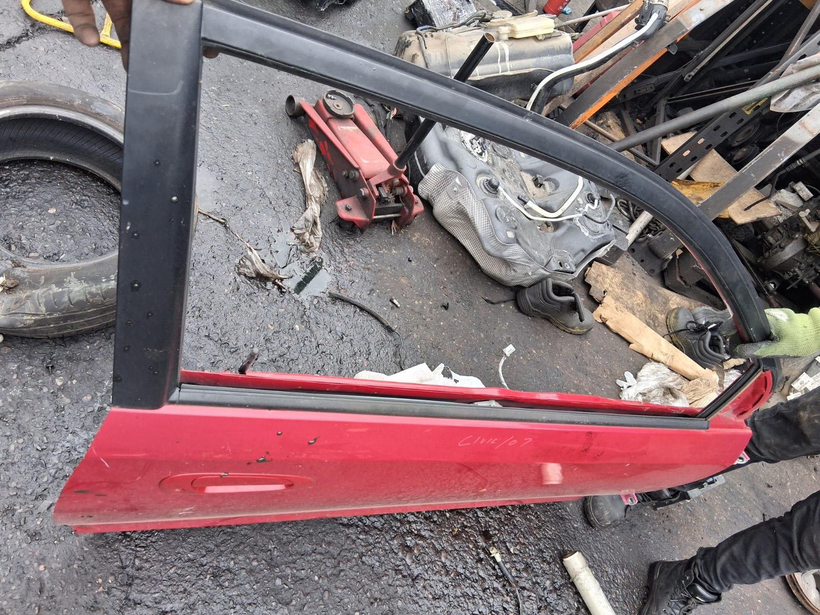 2005 HONDA CIVIC MK7 3 DOOR OS DRIVER SIDE DOOR COMPLETE RED R81
