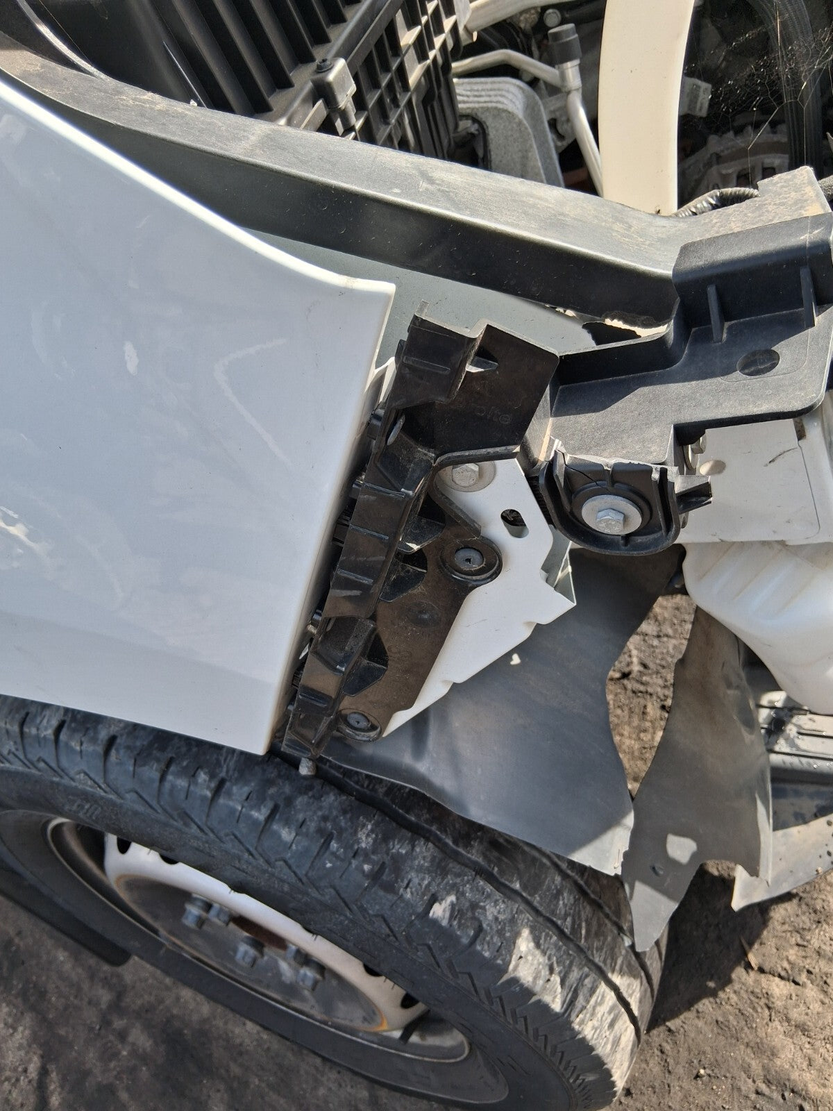 2023 RENAULT MASTER MK3 OSF DRIVER SIDE FRONT BUMPER BRACKET