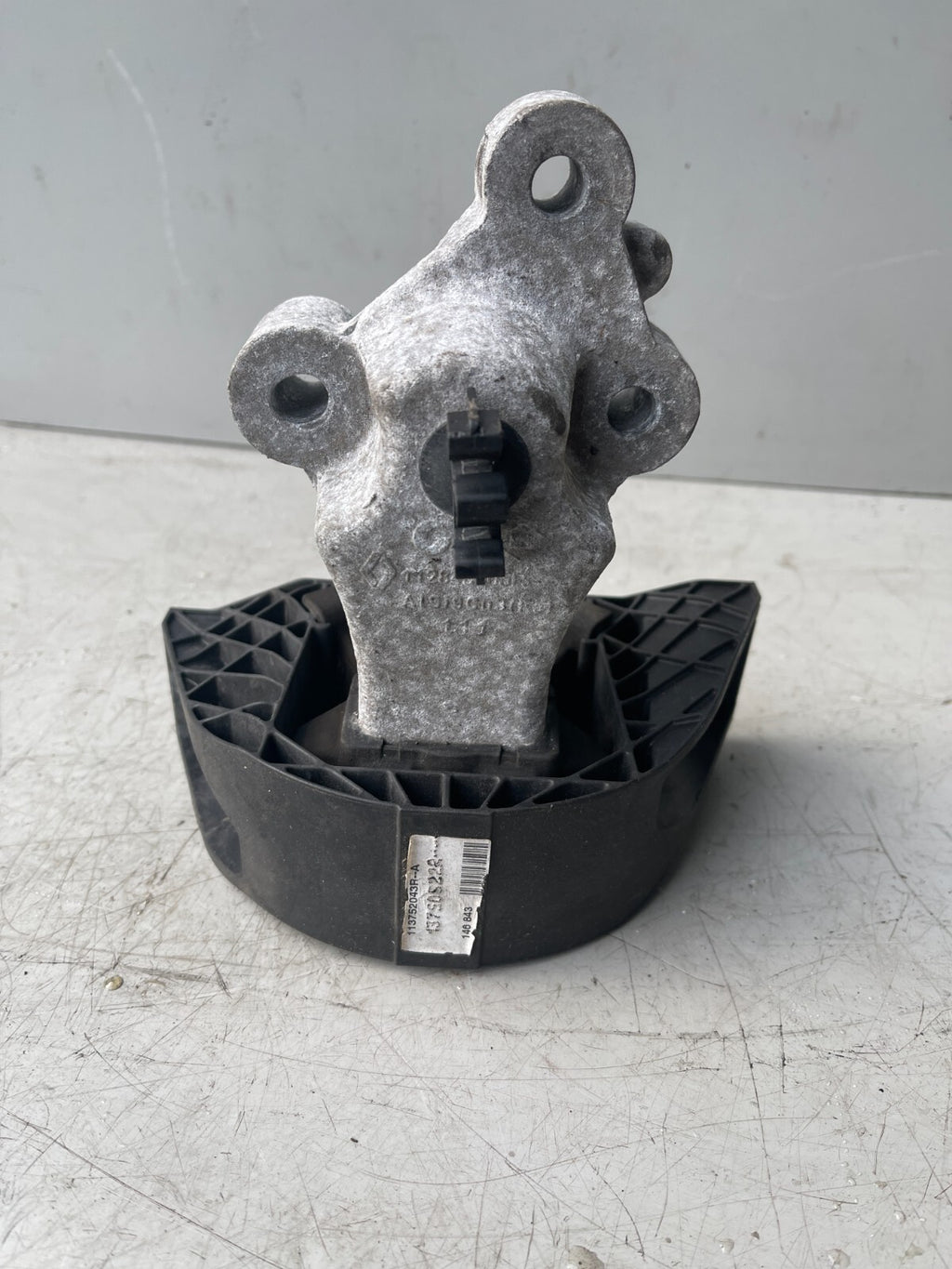 2014 RENAULT CLIO ENGINE MOUNT GEAR BOX 113752043R-A