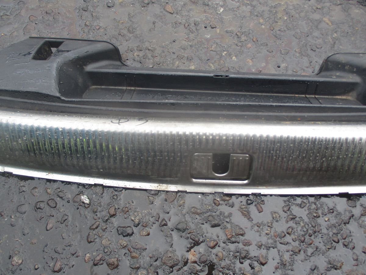 AUDI Q5 8R 2014 REAR TAILGATE BOOT CHROME TRIM 8R0864513C
