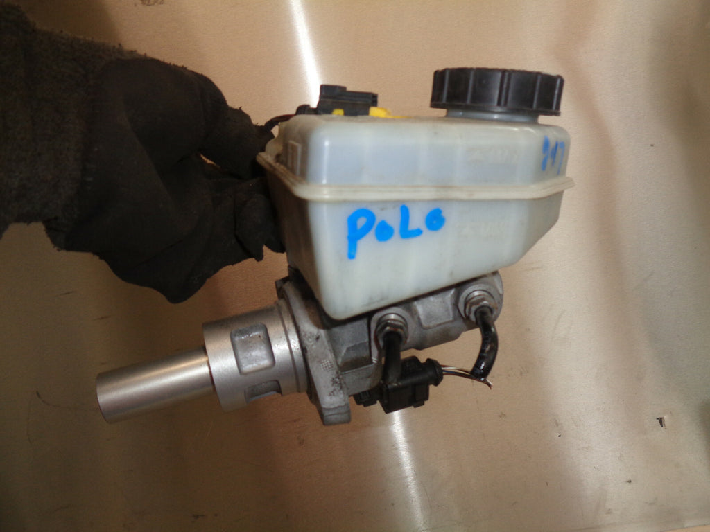 VW POLO 6C 2017 PETROL BRAKE MASTER CYLINDER 6R2611301