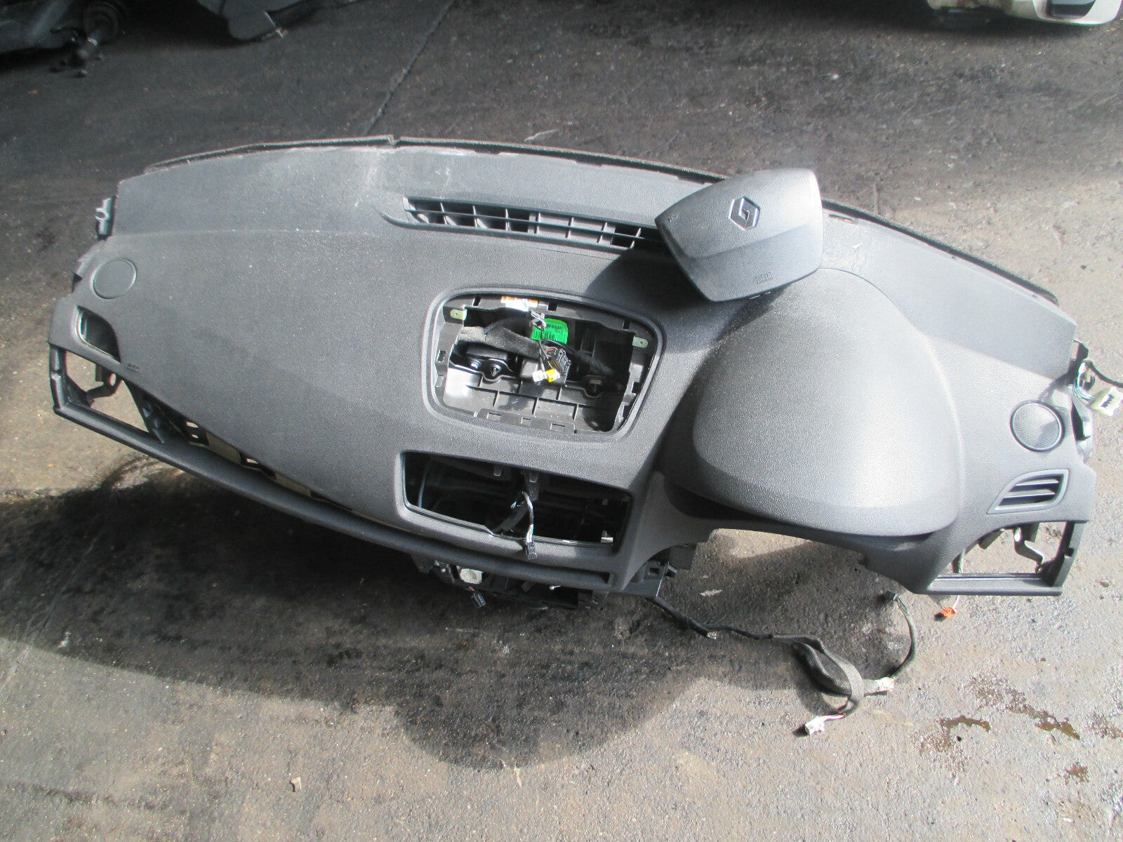 RENAULT MEGANE MK3 2013 FACELIFT COMPLETE DASHOARD + DRIVER STEERING SAFETY BAG