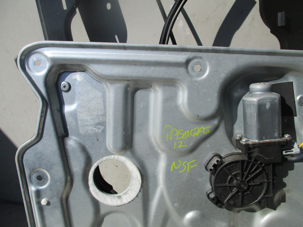 2012 NISSAN QASHQAI J10 NSF PASSENGER SIDE FRONT DOOR WINDOW REGULATOR AND MOTOR