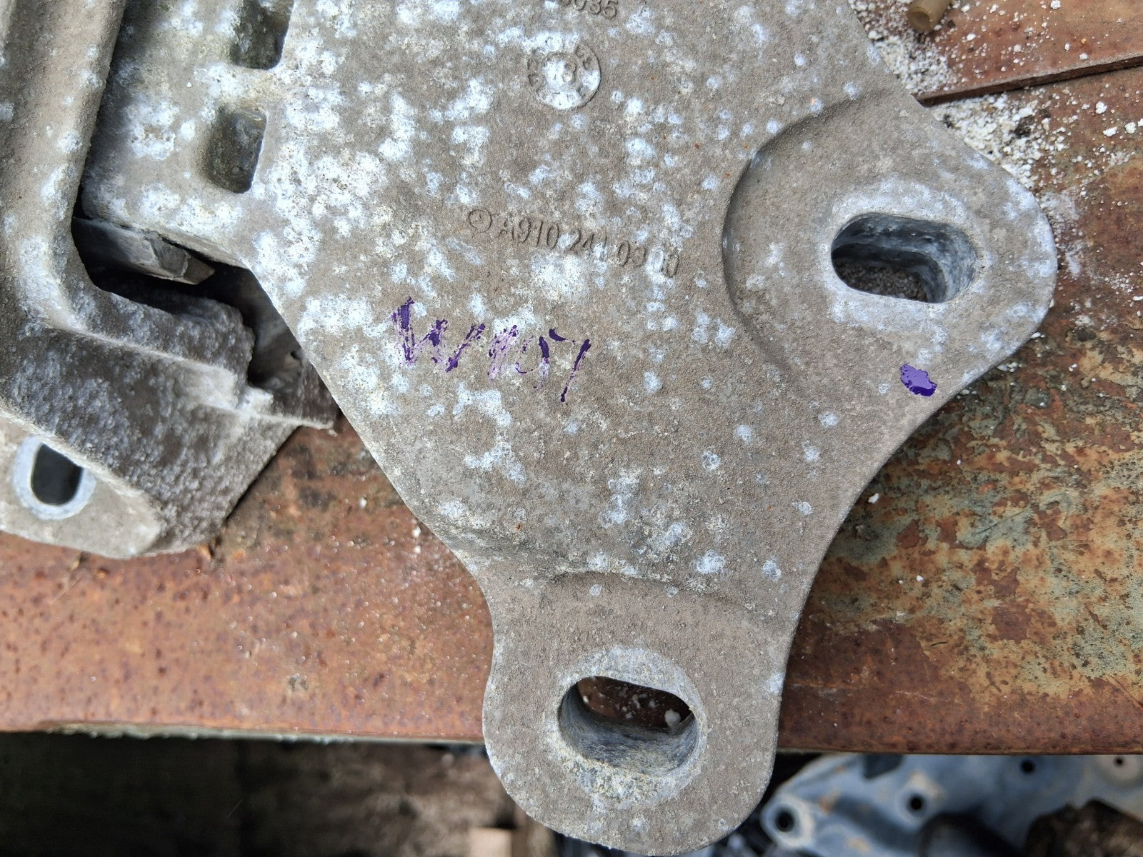 2019 MERCEDES BENZ SPRINTER W907 2.1 DIESEL FWD ENGINE MOUNT A9102410000