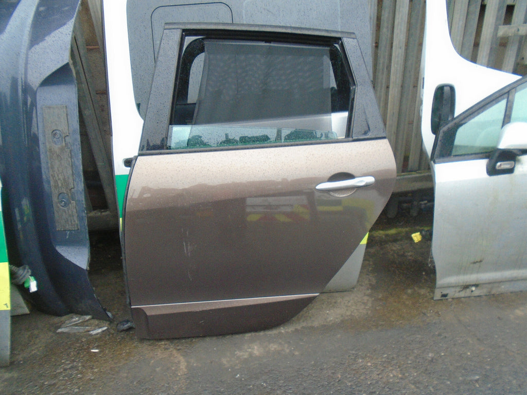 RENAULT SCENIC MK3 2012 NSR PASSENGER SIDE REAR COMPLETE DOOR SHELL BRONZE