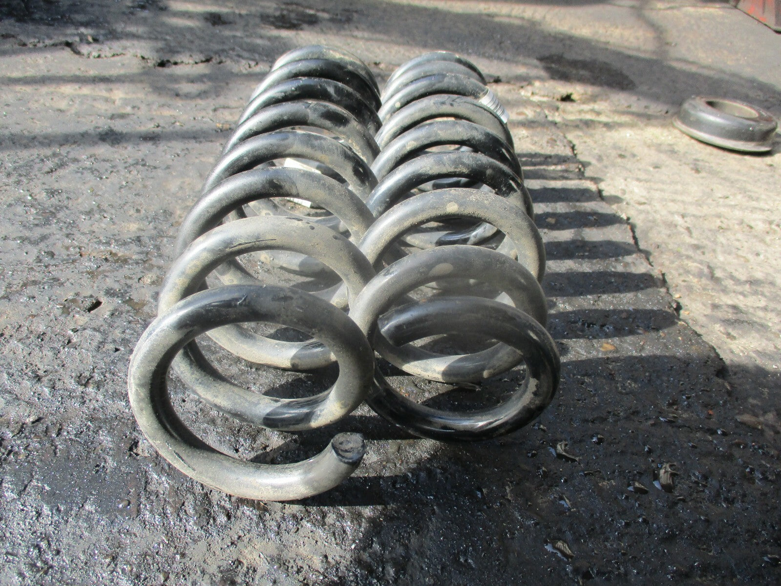 BMW 1 SERIES F20 F21 PAIR REAR SUSPENSION COIL SPRINGS