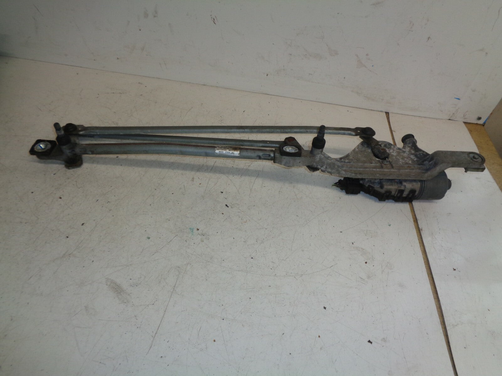 FORD FOCUS 2006 MK2 HATCHBACK FRONT WINDSCREEN WIPER MOTOR & LINKAGE 4M5117504BC