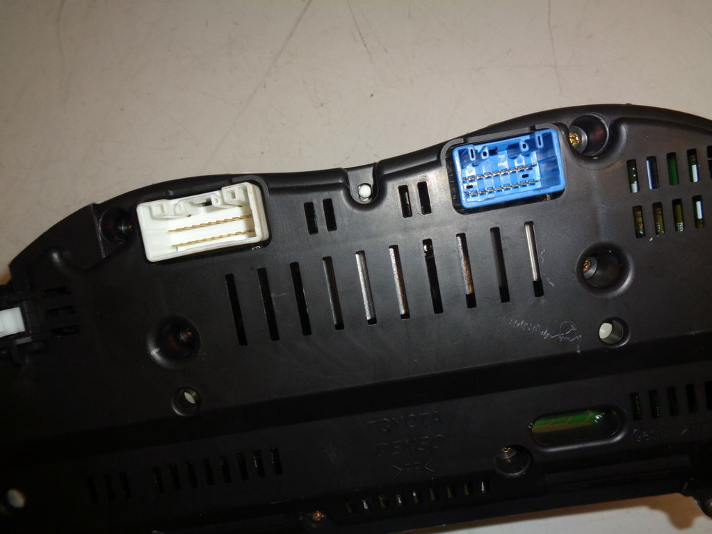 TOYOTA AVENSIS 2004 MK2 T3-S SPEEDOMETER SPEEDO INSTRUMENT CLUSTER
