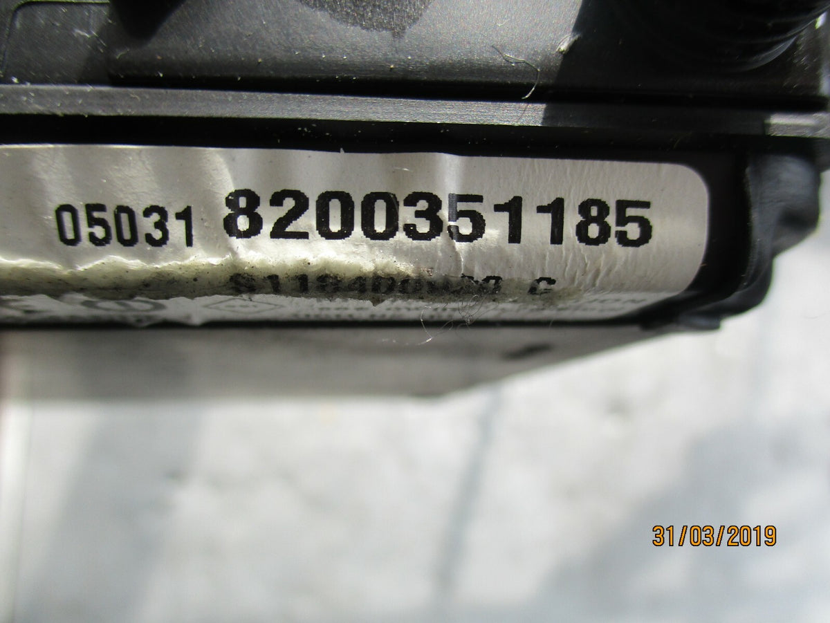 RENAULT GRAND SCENIC 2005 1.5 DCI DIESEL FUSE BOX 8200351185
