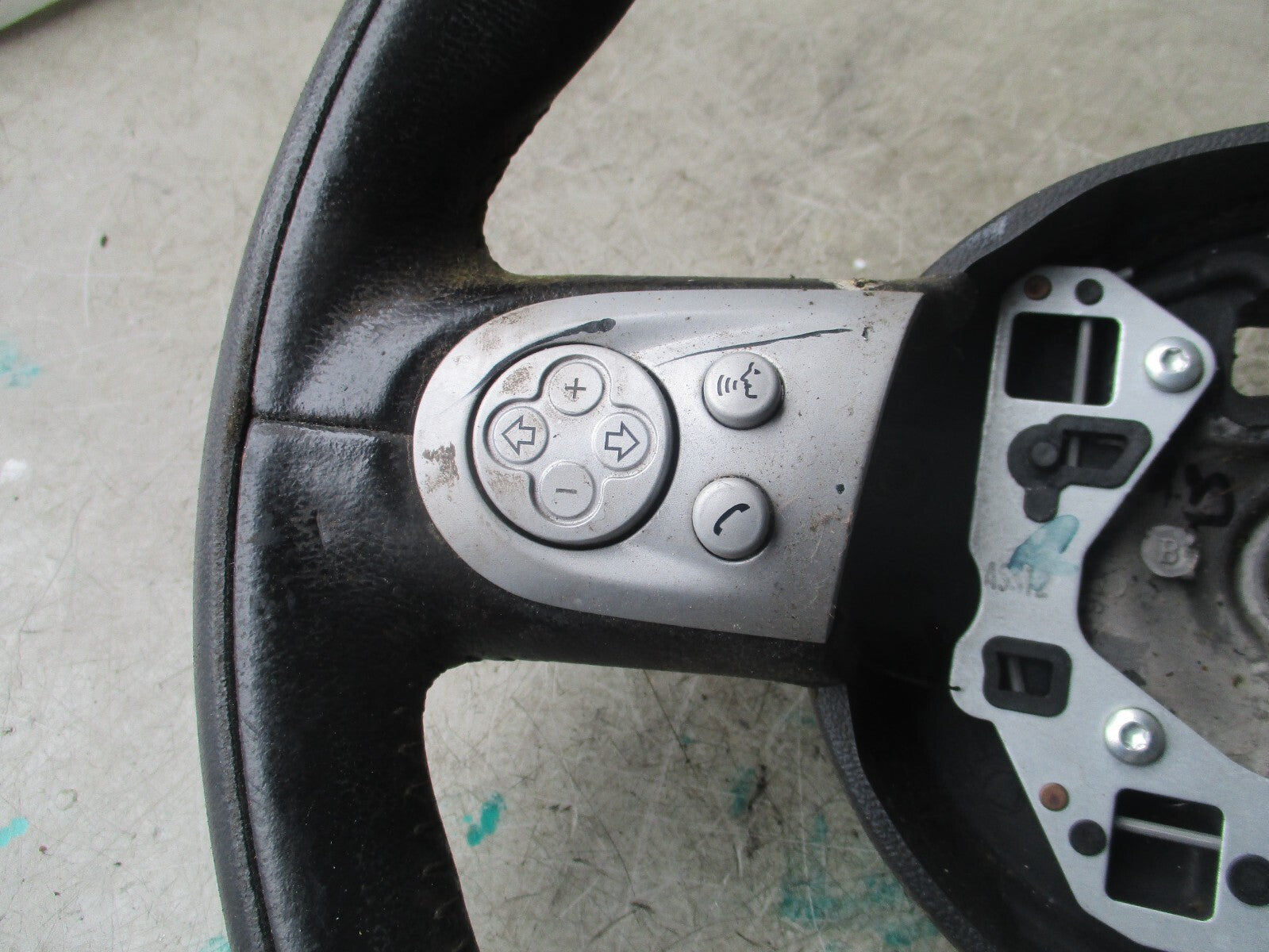 2010 MINI COOPER BOTTOM MULTIFUNCTION STEERING WHEEL 6782596