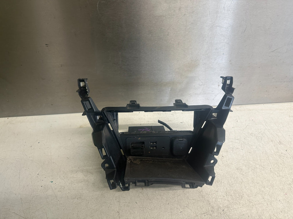 2019 MAZDA 2 DJ MK3 USB PORTS 12V POWER SOCKET SD CARD READER D09H 669U0
