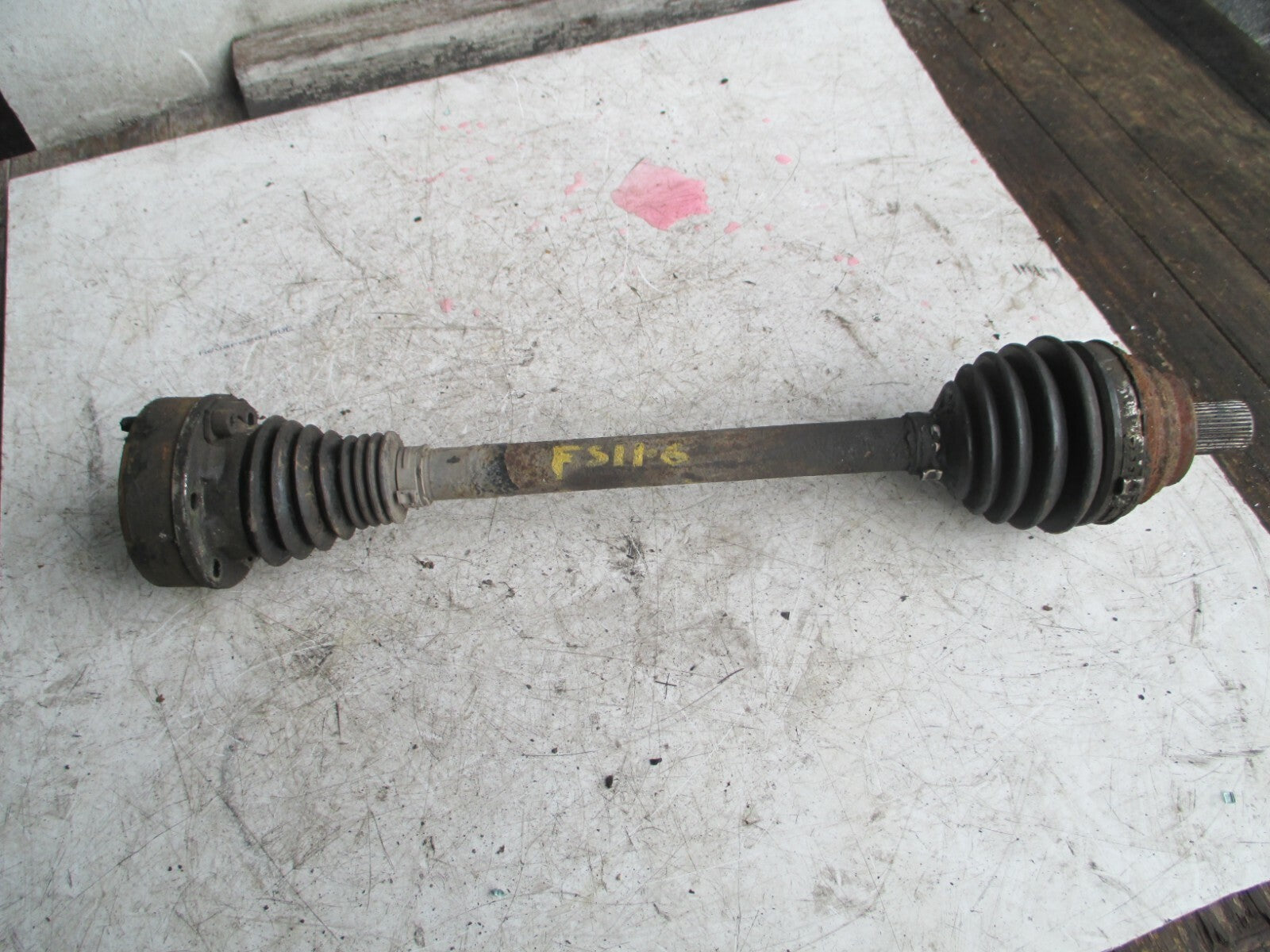 VOLKSWAGEN GOLF MK5 FS 1.6L NSF FRONT PASSENGER SIDE DRIVESHAFT