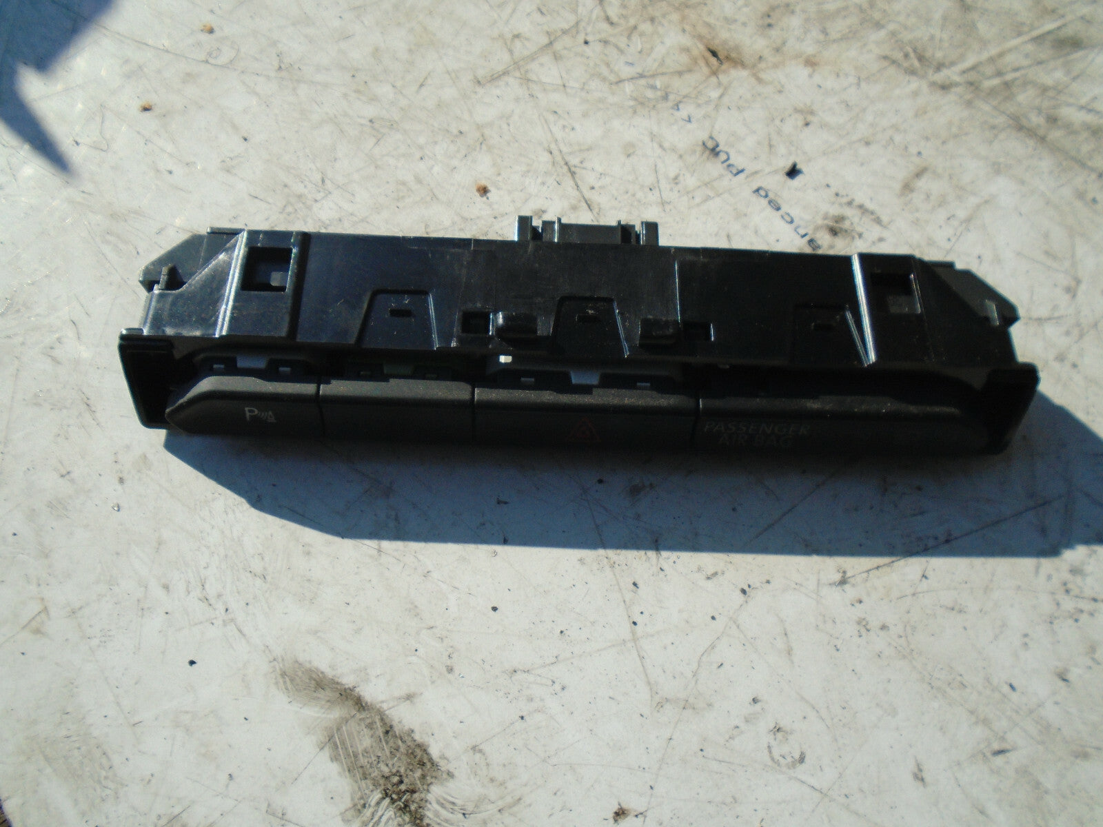 VW VOLKSWAGEN 2017 B8 PASSAT HAZARD WARNING LIGHT SWITCH PANEL 3G2853769A