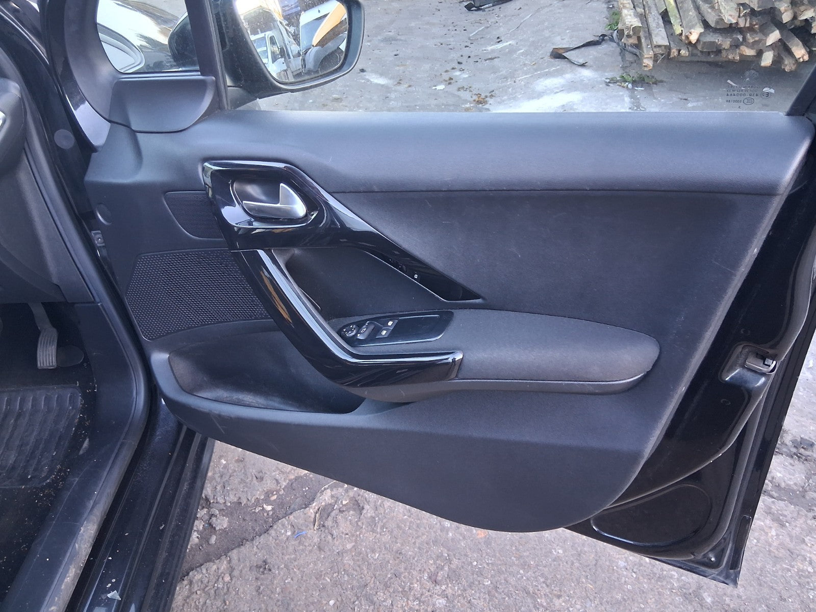 2014 PEUGEOT 208 OSF DRIVER SIDE FRONT RIGHT DOOR CARD PANEL