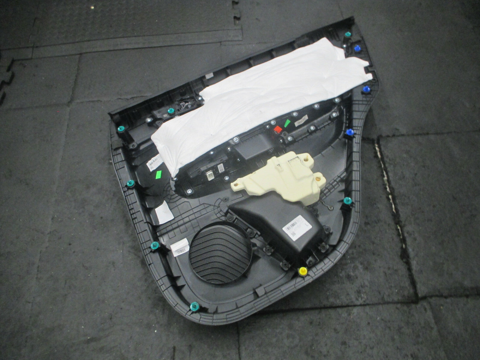 KIA SPORTAGE MK4 2020 FACELIFT NSR PASSENGER SIDE REAR PLASTIC DOOR CARD PANEL