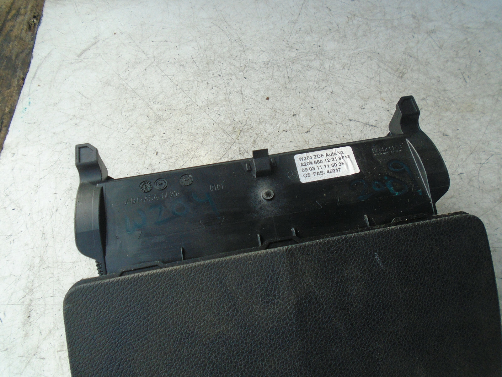 MERCEDES BENZ C CLASS W204 2009 DISPLAY SCREEN & COVER A2046801231